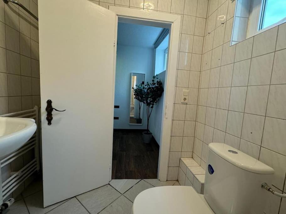 Townhouse Fuer 10 Personen Mit Garten Esslingen am Neckar Exterior foto